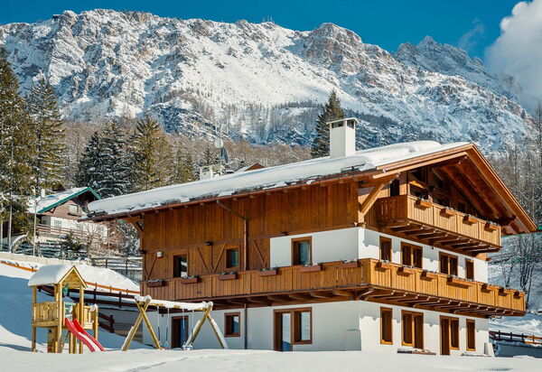 Chalet Smeraldo: Amenities, Balcony / Terrace / Patio, Hot Tub, Pool, Room Detail, Scenic View, Spring, Wellness, Winter