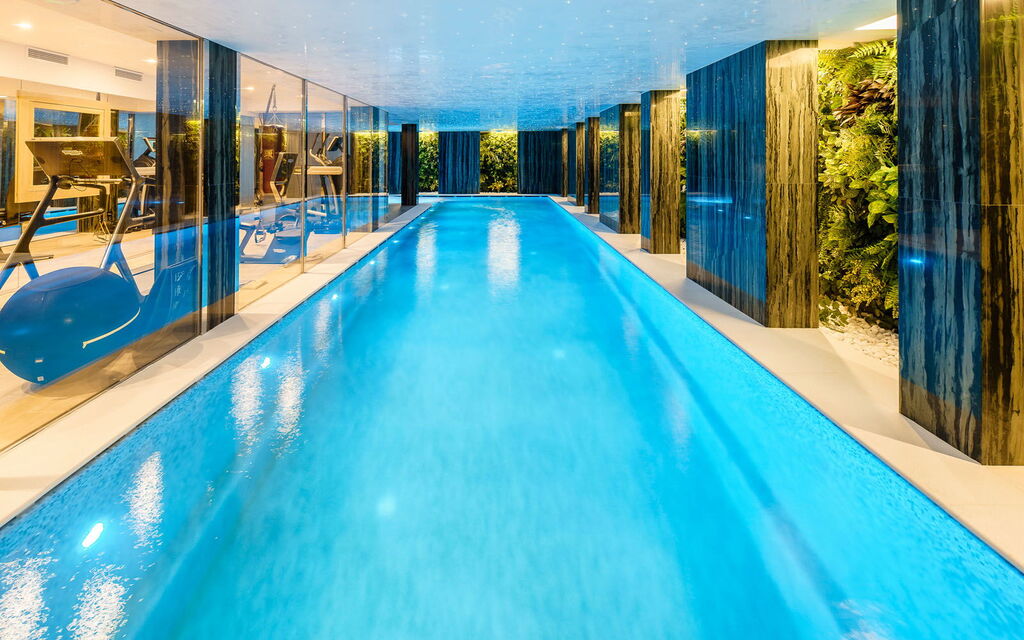 Chalet Smeraldo: Balcone / Terrazza / Patio, Benessere, Caratteristiche, Dettagli della stanza, Idromassaggio, Inverno, Piscina, Primavera, Vista Panoramica