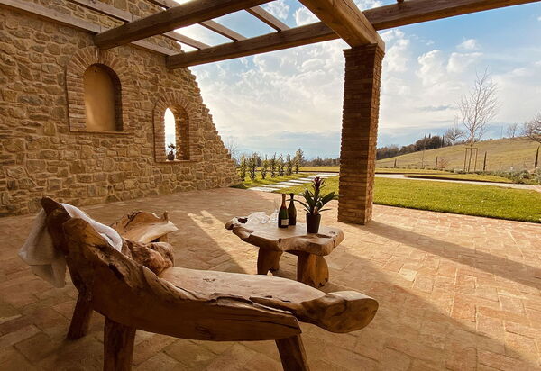 Villa Perfetta: all'aperto, Attività, Balcone / Terrazza / Patio, Caratteristiche, Cibo, Estate, Idromassaggio, Persone, Piscina, Primavera