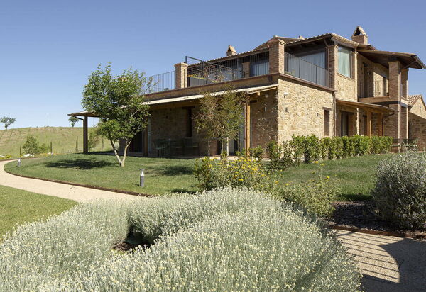 Villa Perfetta: all'aperto, Attività, Balcone / Terrazza / Patio, Caratteristiche, Cibo, Estate, Idromassaggio, Persone, Piscina, Primavera