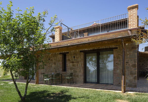 Villa Perfetta: all'aperto, Attività, Balcone / Terrazza / Patio, Caratteristiche, Cibo, Estate, Idromassaggio, Persone, Piscina, Primavera