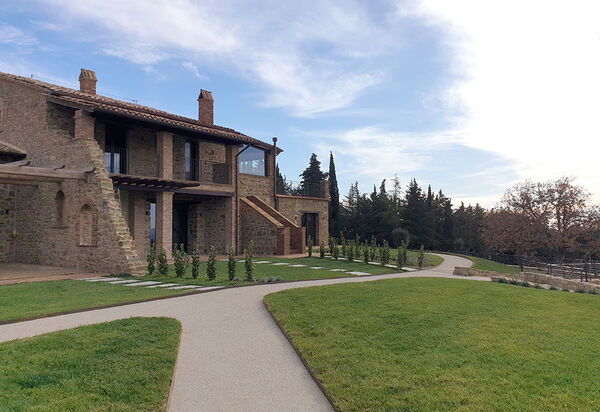 Villa Perfetta: all'aperto, Attività, Balcone / Terrazza / Patio, Caratteristiche, Cibo, Estate, Idromassaggio, Persone, Piscina, Primavera