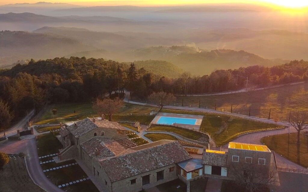 Villa Perfetta: Activities, Amenities, Balcony / Terrace / Patio, Food, Hot Tub, Outdoor, People, Pool, Spring, Summer