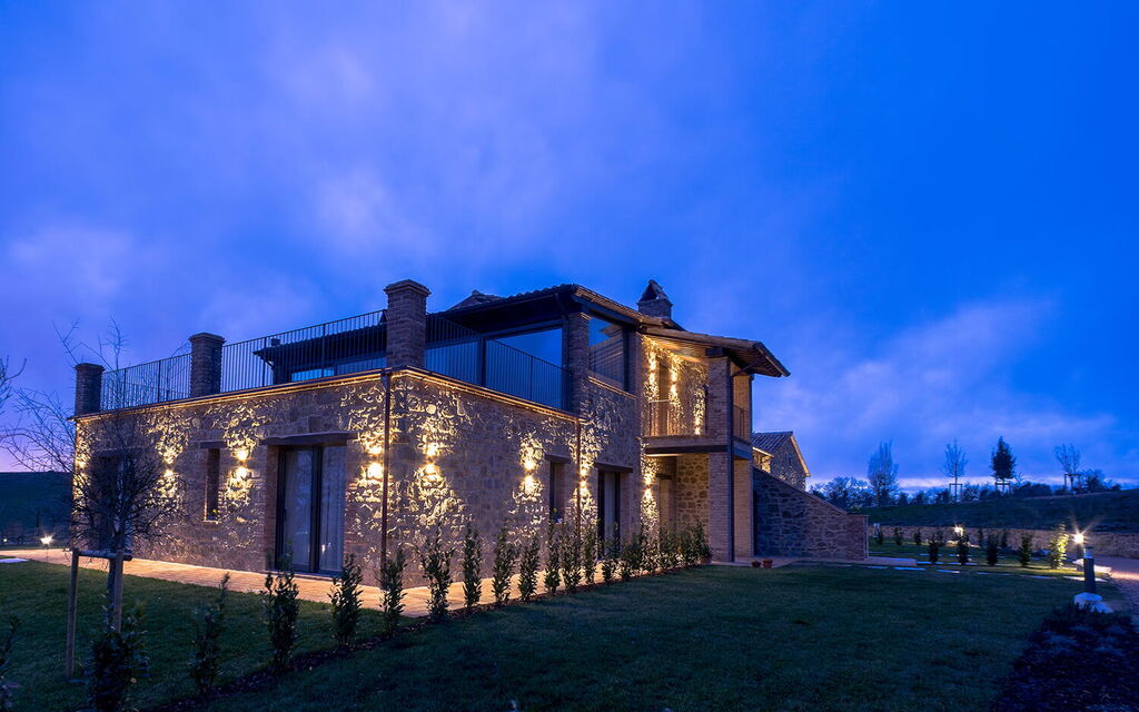 Villa Perfetta: Activities, Amenities, Balcony / Terrace / Patio, Food, Hot Tub, Outdoor, People, Pool, Spring, Summer