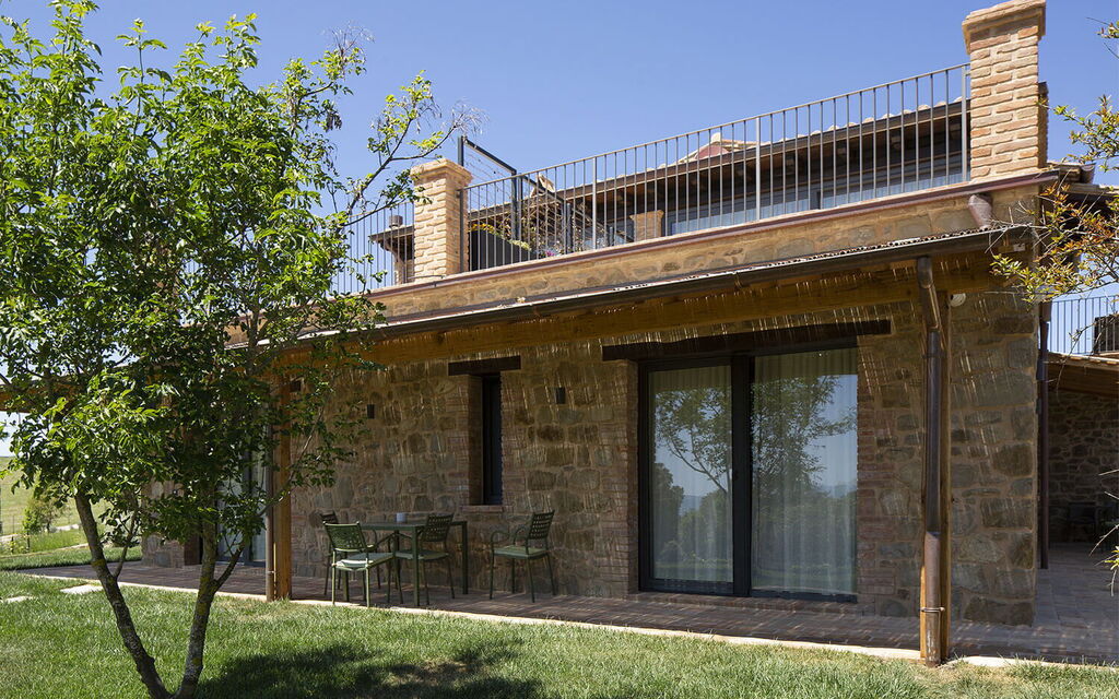 Villa Perfetta: Activities, Amenities, Balcony / Terrace / Patio, Food, Hot Tub, Outdoor, People, Pool, Spring, Summer