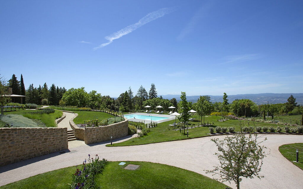 Villa Perfetta: Activities, Amenities, Balcony / Terrace / Patio, Food, Hot Tub, Outdoor, People, Pool, Spring, Summer