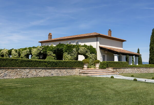 Villa Delle Vigne: Building Exterior, Hot Tub, Main Entrance, Planimetry, Spring, Summer, Wellness