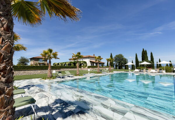 Villa Delle Vigne: Building Exterior, Hot Tub, Main Entrance, Planimetry, Spring, Summer, Wellness