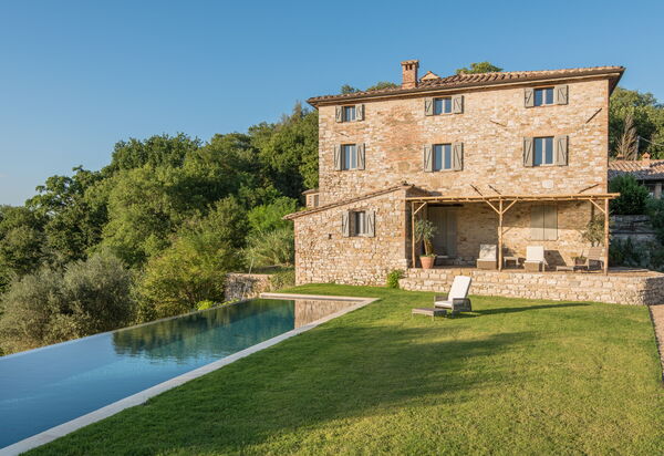 Villa Tognazzi: Attività, Balcone / Terrazza / Patio, Benessere, Caratteristiche, Estate, Giardino, Piscina, Primavera, Servizi, Vista Panoramica