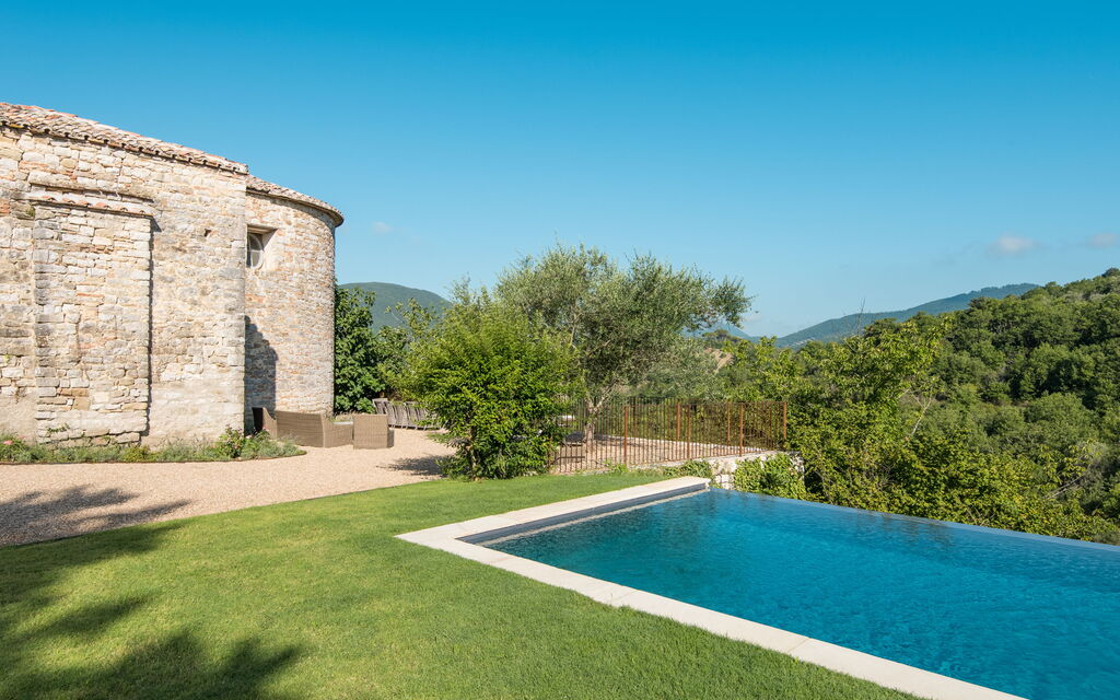 Villa Tognazzi: Attività, Balcone / Terrazza / Patio, Benessere, Caratteristiche, Estate, Giardino, Piscina, Primavera, Servizi, Vista Panoramica