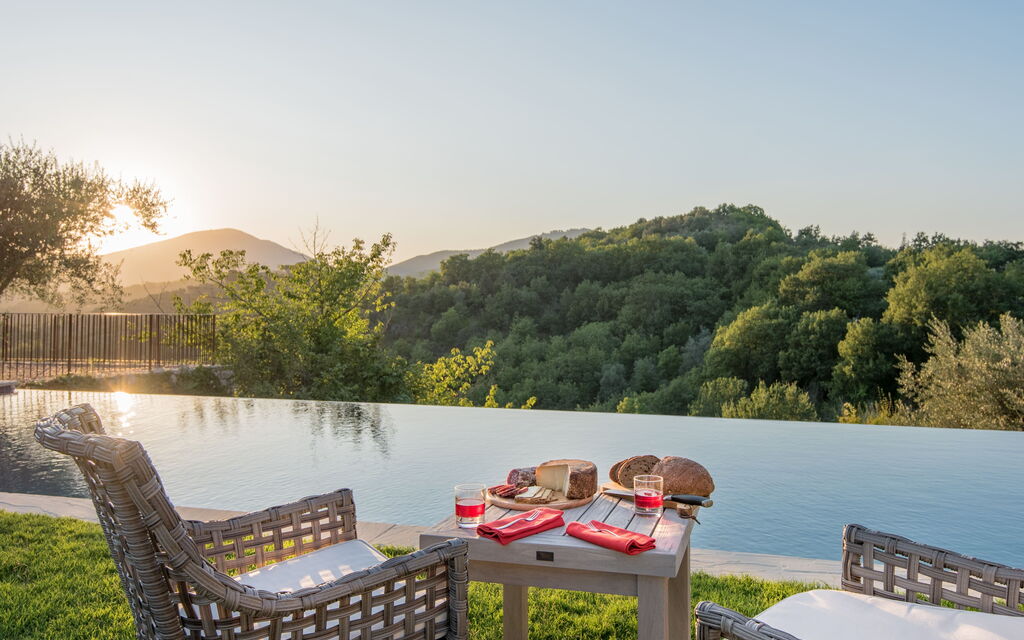 Villa Tognazzi: Attività, Balcone / Terrazza / Patio, Benessere, Caratteristiche, Estate, Giardino, Piscina, Primavera, Servizi, Vista Panoramica