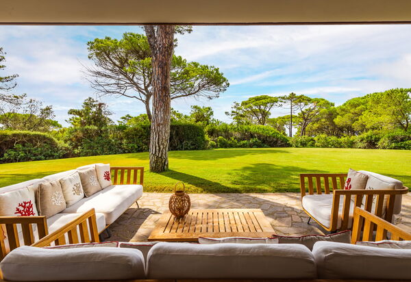 Villa Dei Pini: all'aperto, Balcone / Terrazza / Patio, Estate, Esterni, Giardino, Piscina, Primavera