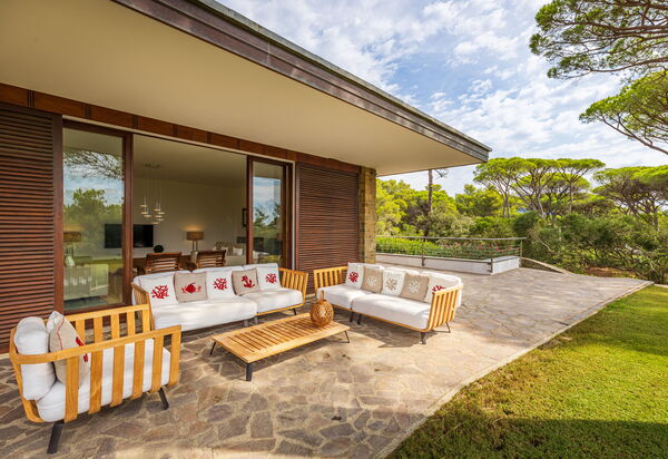 Villa Dei Pini: all'aperto, Balcone / Terrazza / Patio, Estate, Esterni, Giardino, Piscina, Primavera