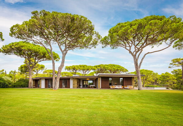 Villa Dei Pini: all'aperto, Balcone / Terrazza / Patio, Estate, Esterni, Giardino, Piscina, Primavera