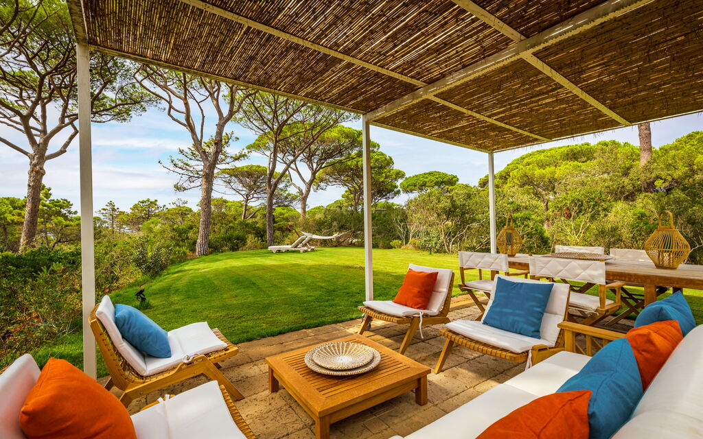 Villa Dei Pini: all'aperto, Balcone / Terrazza / Patio, Estate, Esterni, Giardino, Piscina, Primavera