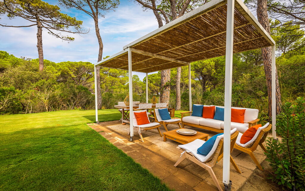 Villa Dei Pini: all'aperto, Balcone / Terrazza / Patio, Estate, Esterni, Giardino, Piscina, Primavera