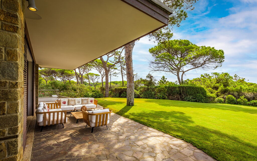 Villa Dei Pini: all'aperto, Balcone / Terrazza / Patio, Estate, Esterni, Giardino, Piscina, Primavera