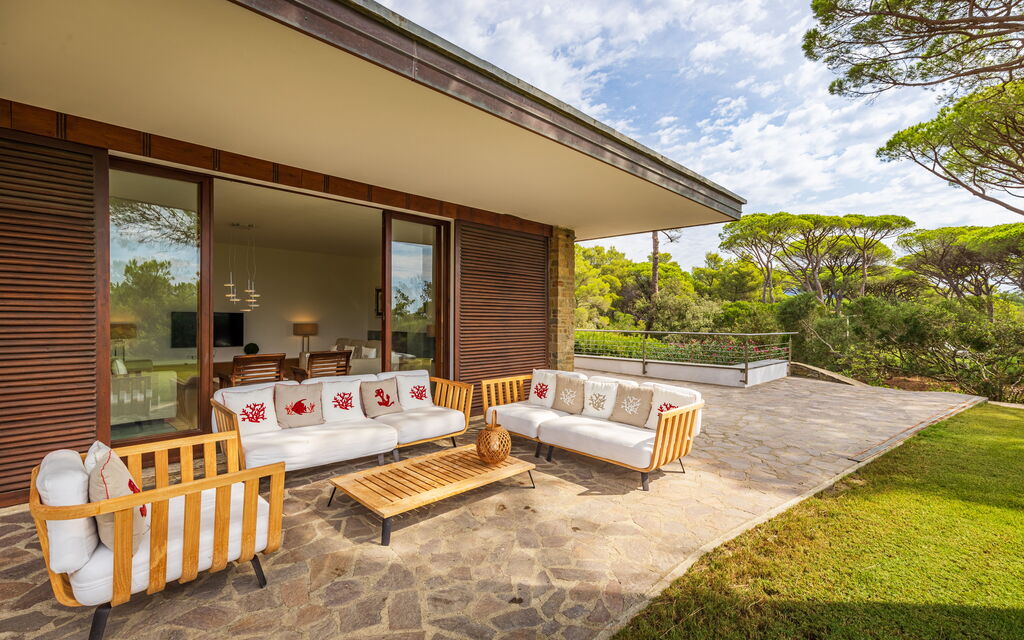 Villa Dei Pini: all'aperto, Balcone / Terrazza / Patio, Estate, Esterni, Giardino, Piscina, Primavera