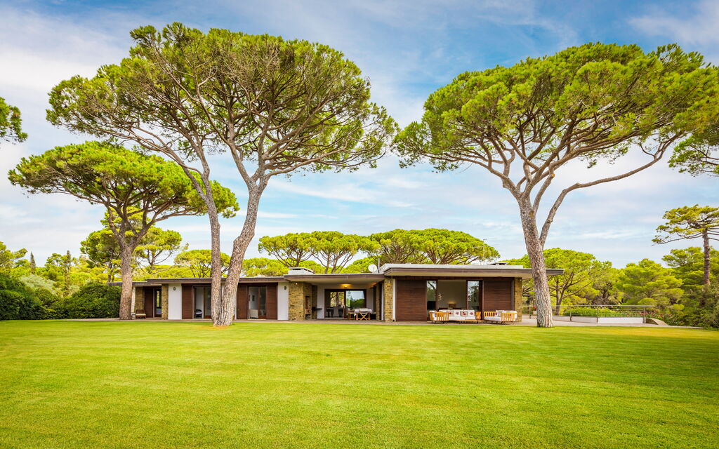 Villa Dei Pini: all'aperto, Balcone / Terrazza / Patio, Estate, Esterni, Giardino, Piscina, Primavera