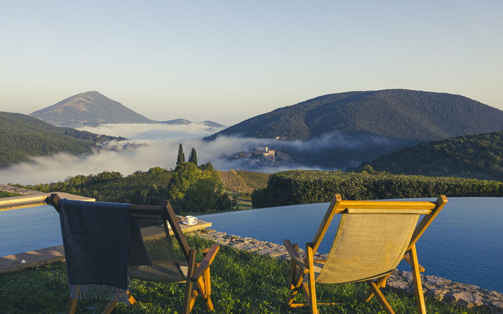 Villa Superba: Attività, Balcone / Terrazza / Patio, Caratteristiche, Estate, Esterni, Giardino, Piscina, Primavera, Servizi