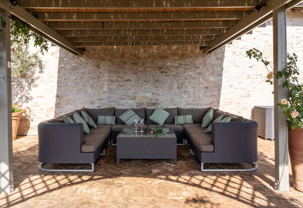 Villa Montini: Attività, Balcone / Terrazza / Patio, Benessere, Caratteristiche, Estate, Esterni, Giardino, Piscina, Primavera, Servizi