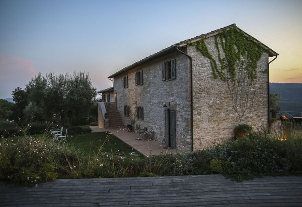 Villa Montini: Attività, Balcone / Terrazza / Patio, Benessere, Caratteristiche, Estate, Esterni, Giardino, Piscina, Primavera, Servizi