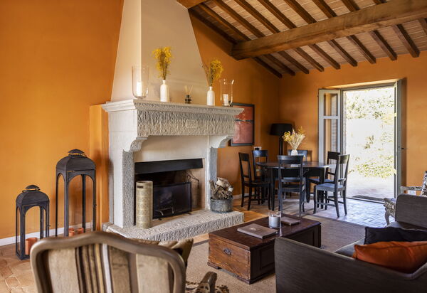 Villa Montini: Attività, Balcone / Terrazza / Patio, Benessere, Caratteristiche, Estate, Esterni, Giardino, Piscina, Primavera, Servizi