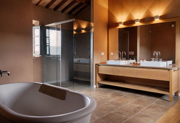 Villa Montini: Attività, Balcone / Terrazza / Patio, Benessere, Caratteristiche, Estate, Esterni, Giardino, Piscina, Primavera, Servizi