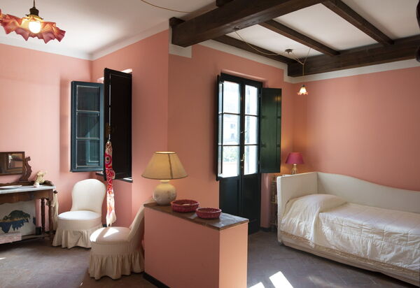 Villa Elvira: Attività, Balcone / Terrazza / Patio, Benessere, Caratteristiche, Entrata Principale, Estate, Esterni, Giardino, Piscina, Primavera