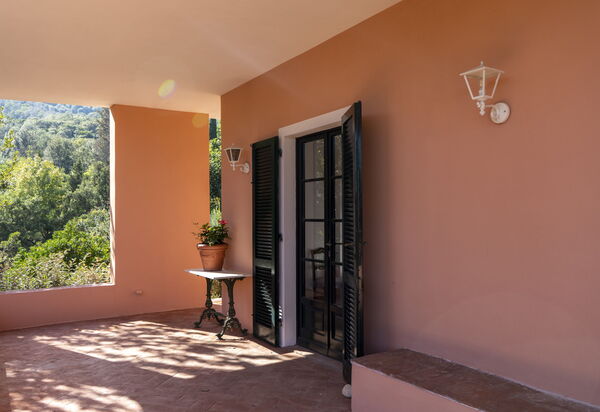 Villa Elvira: Attività, Balcone / Terrazza / Patio, Benessere, Caratteristiche, Entrata Principale, Estate, Esterni, Giardino, Piscina, Primavera