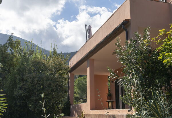 Villa Elvira: Attività, Balcone / Terrazza / Patio, Benessere, Caratteristiche, Entrata Principale, Estate, Esterni, Giardino, Piscina, Primavera
