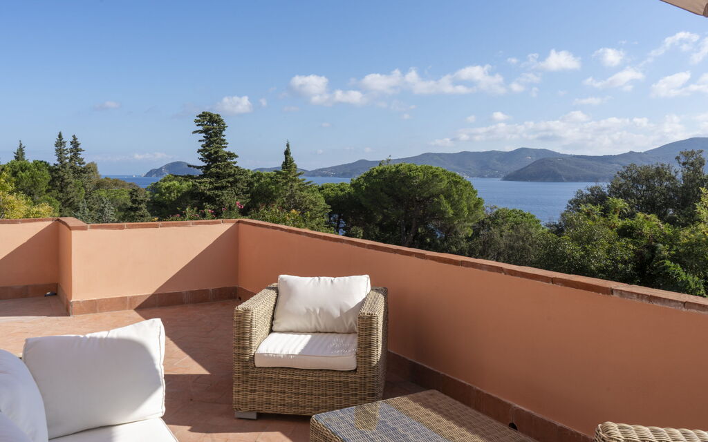 Villa Elvira: Activities, Amenities, Balcony / Terrace / Patio, Building Exterior, Garden, Main Entrance, Pool, Spring, Summer, Wellness