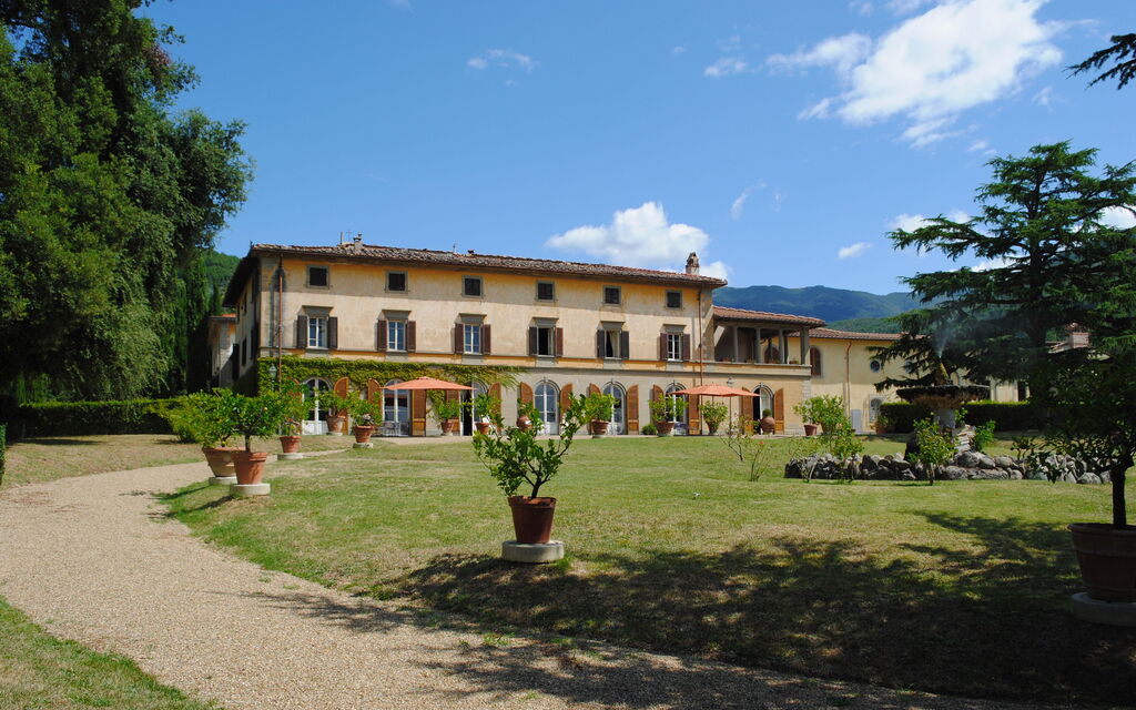 Villa Dell'arte 46: Attività, Balcone / Terrazza / Patio, Caratteristiche, Dettagli della stanza, Estate, Esterni, Giardino, Idromassaggio, Piscina, Primavera, Servizi, Shopping
