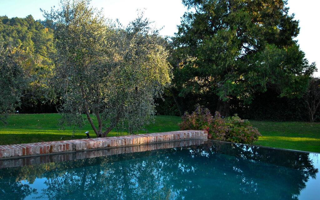 Villa Dell'arte 46: Attività, Balcone / Terrazza / Patio, Caratteristiche, Dettagli della stanza, Estate, Esterni, Giardino, Idromassaggio, Piscina, Primavera, Servizi, Shopping