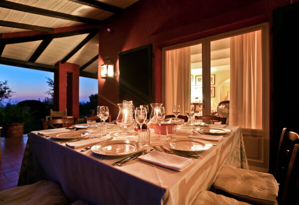 Villa Bellaria: Attività, Balcone / Terrazza / Patio, Benessere, Caratteristiche, Entrata Principale, Estate, Esterni, Piscina, Primavera