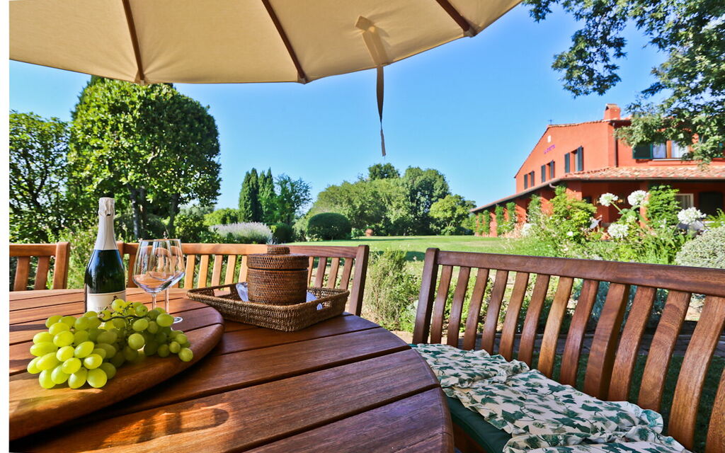 Villa Bellaria: Attività, Balcone / Terrazza / Patio, Benessere, Caratteristiche, Entrata Principale, Estate, Esterni, Piscina, Primavera