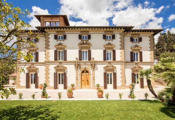 Villa Paola 16: Attività, Balcone / Terrazza / Patio, Caratteristiche, Dettagli della stanza, Estate, Esterni, Giardino, Idromassaggio, Piscina, Primavera