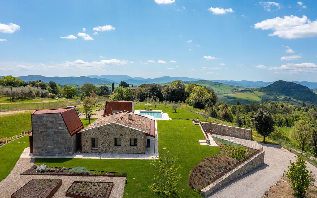 Villa Etro 6: Activities, Balcony / Terrace / Patio, Building Exterior, Pool, Spring, Summer