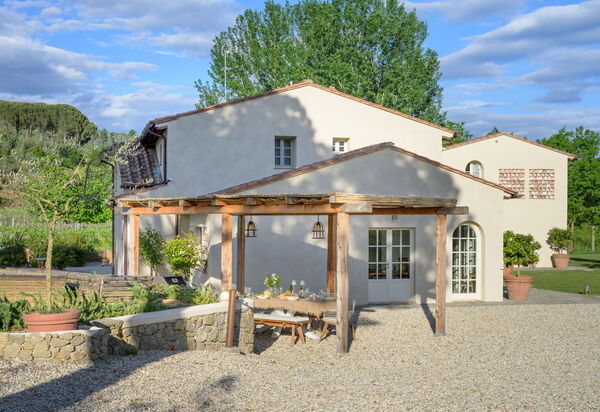 Villa Collalto 12: Attività, Balcone / Terrazza / Patio, Caratteristiche, Cibo, Entrata Principale, Estate, Esterni, Giardino, Primavera, Servizi