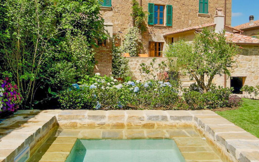 Villa Dorina: Attività, Balcone / Terrazza / Patio, Caratteristiche, Dettagli della stanza, Estate, Esterni, Piscina, Primavera