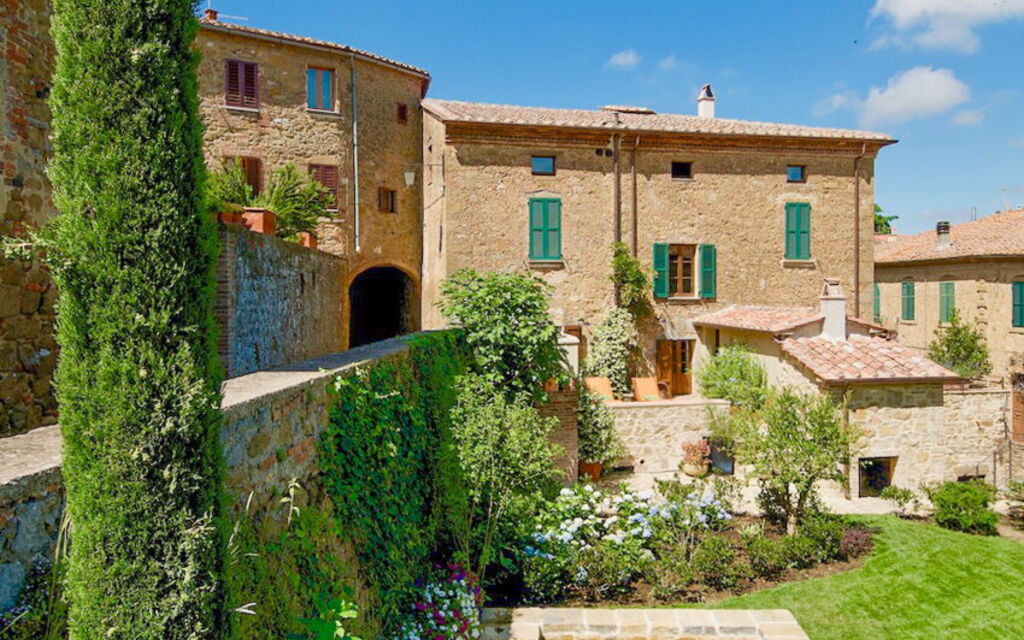 Villa Dorina: Attività, Balcone / Terrazza / Patio, Caratteristiche, Dettagli della stanza, Estate, Esterni, Piscina, Primavera