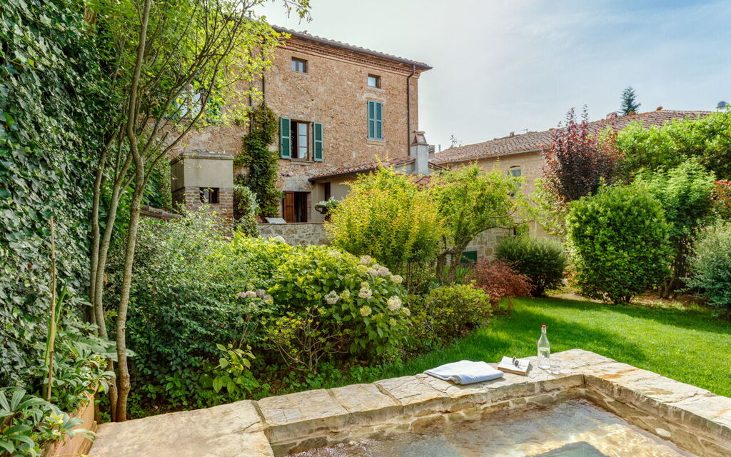 Villa Dorina: Attività, Balcone / Terrazza / Patio, Caratteristiche, Dettagli della stanza, Estate, Esterni, Piscina, Primavera