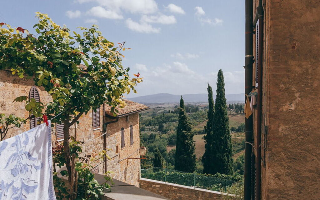 Villa Dorina: Attività, Balcone / Terrazza / Patio, Caratteristiche, Dettagli della stanza, Estate, Esterni, Piscina, Primavera