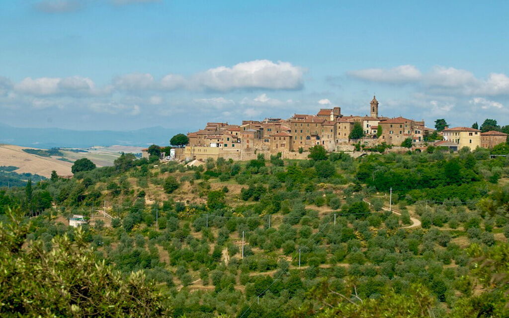 Villa Dorina: Attività, Balcone / Terrazza / Patio, Caratteristiche, Dettagli della stanza, Estate, Esterni, Piscina, Primavera