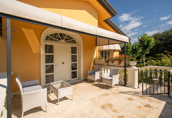 Villa Coraline 15: Attività, Balcone / Terrazza / Patio, Caratteristiche, Entrata Principale, Estate, Esterni, Giardino, Piscina, Primavera