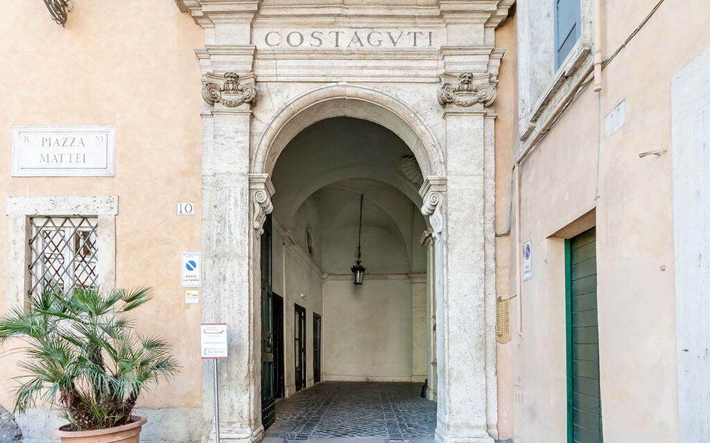 Traviata Escape Apartment