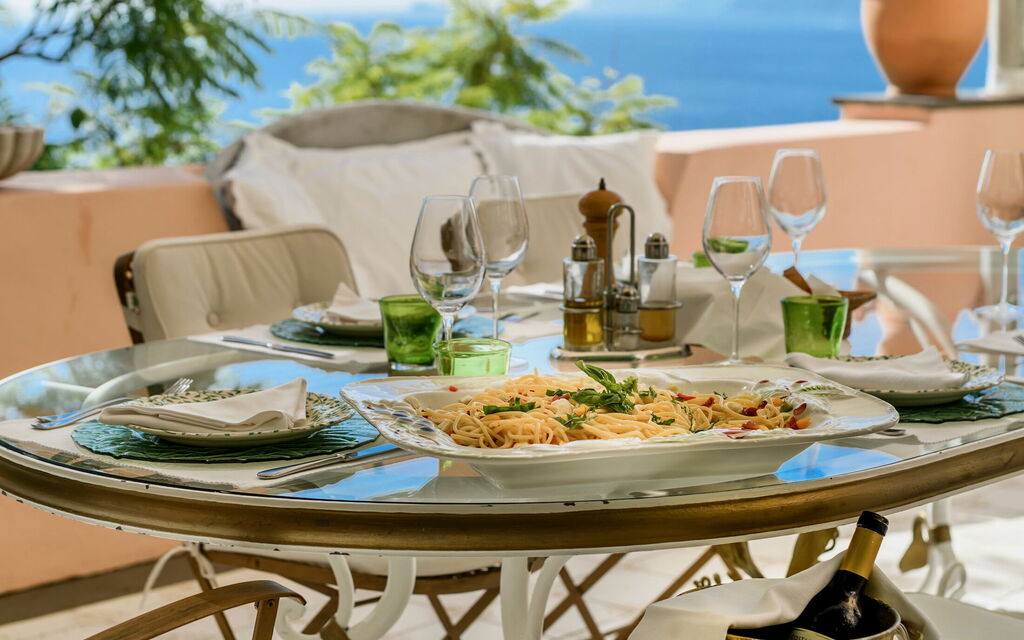 Villa Aristide: Attività, Balcone / Terrazza / Patio, Benessere, Caratteristiche, Estate, Esterni, Giardino, Piscina, Primavera