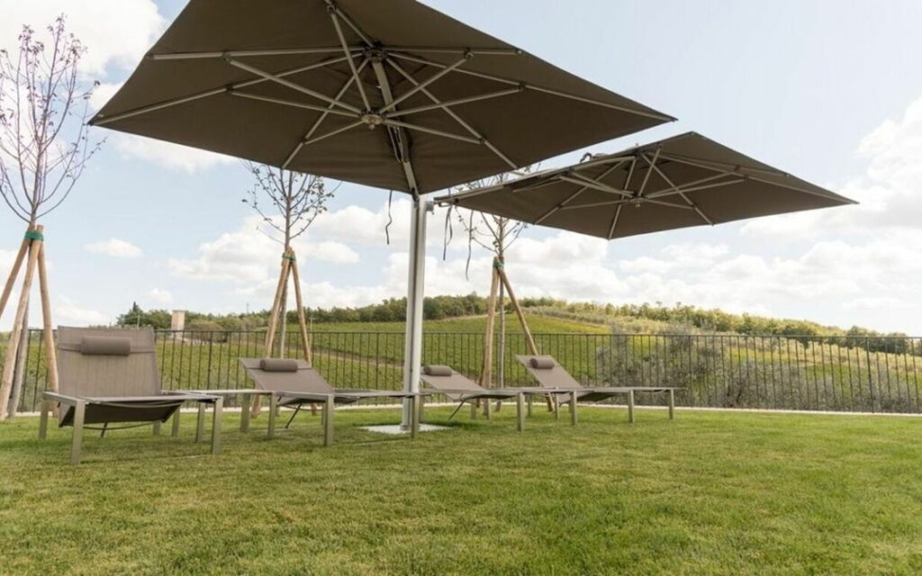 Villa Torre Merla: all'aperto, Balcone / Terrazza / Patio, Caratteristiche, Estate, Esterni, Piscina, Primavera, Servizi, Vista Panoramica