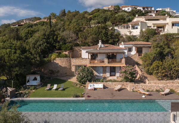 Villa Rosmarino: Attività, Balcone / Terrazza / Patio, Benessere, Caratteristiche, Estate, Esterni, Piscina, Primavera