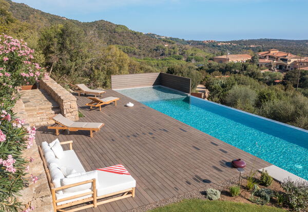 Villa Rosmarino: Attività, Balcone / Terrazza / Patio, Benessere, Caratteristiche, Estate, Esterni, Piscina, Primavera